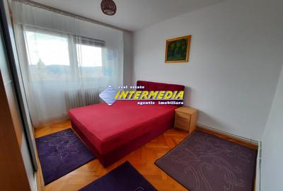 Apartament cu 3 camere decomandat, mobilat în Central