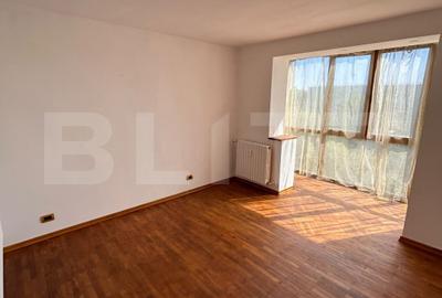 Apartament cu 2 camere semidecomandat în Calea București