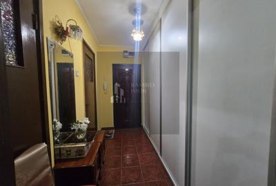 Apartament 3 camere -etaj 2 -Piata Rahova- bloc 4 etaje - anvelopat - 8