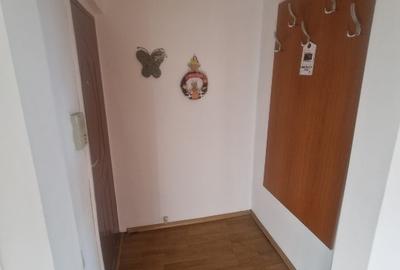 Apartament cu 2 camere semidecomandat, mobilat în Complex Studențesc