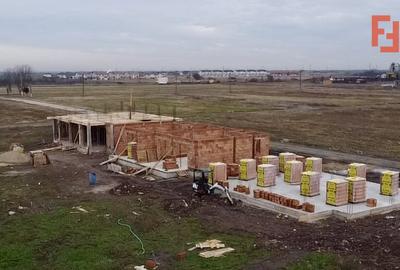 Duplex intreg 8 camere, LA ROSU, de vanzare in Sacalaz, la intrare - 26