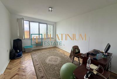 Apartament cu 3 camere decomandat, mobilat în Spitalul Județean