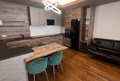Apartament cu 4 camere decomandat în Herăstrău