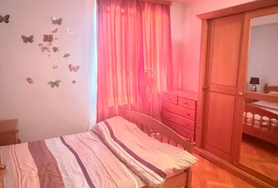 Apartament semidecomandat, Centru – Strada Revoluției, etaj 1 - 3