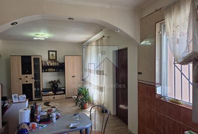 Casă de vânzare - Oraș Pantelimon - 2 camere - curte proprie - 5