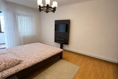 Apartament cu 3 camere decomandat, mobilat în Traian