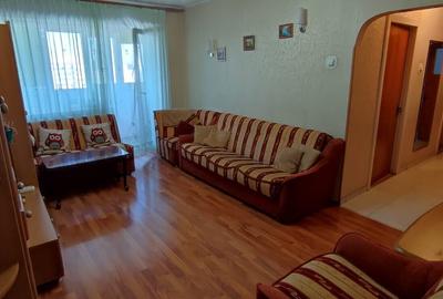 Apartament cu 3 camere decomandat, mobilat în Obor