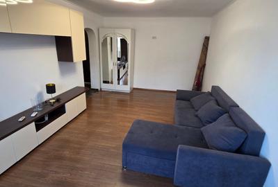 Apartament cu 3 camere decomandat, mobilat în Crângași