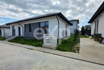 Casă individuală pe parter | 4 camere | 106 mp utili | Teren 300 mp | Tunari - 12
