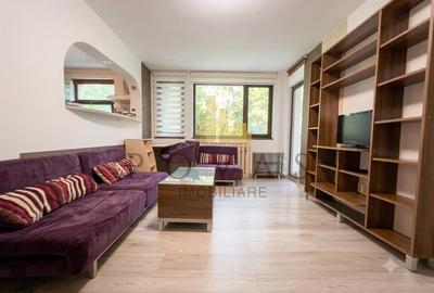 Apartament cu 2 camere semidecomandat, mobilat în Central