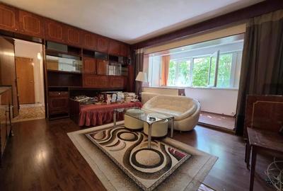 Vanzare Apartament 3 Camere Semidecomandat Berceni-Straduintei - 2