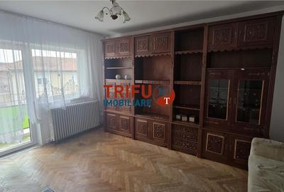 Apartament cu 3 camere decomandat în Tolstoi