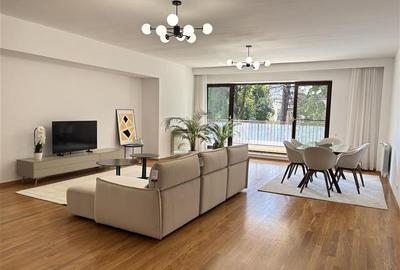 Apartament cu 4 camere decomandat în Kiseleff