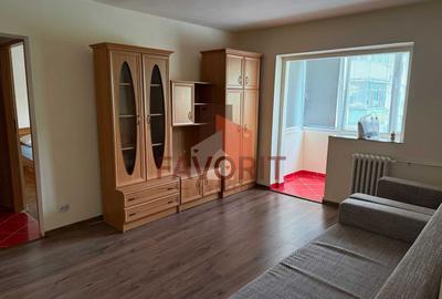 Apartament cu 2 camere semidecomandat, mobilat în Complex Studențesc