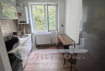 Apartament cu 3 camere decomandat în Copou