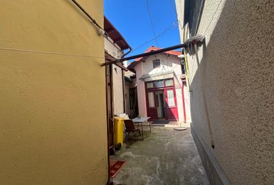 2 corpuri de casa - Centru - 137.000 euro(Cod E8+E10) - 2