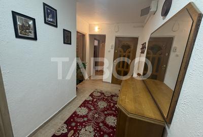Apartament decomandat 80 mpu 3 camere 2 bai etaj 2 zona 1 Decembrie - 6