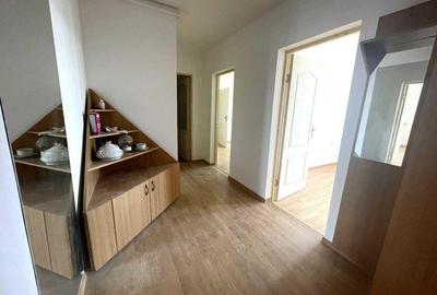 Apartament cu 3 camere circular în Astra