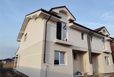 Duplex cu 4 camere în Moșnița Veche