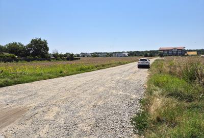 Teren de 785mp cu deschidere dublă 23/34m, strada principală Ciofliceni! - 9