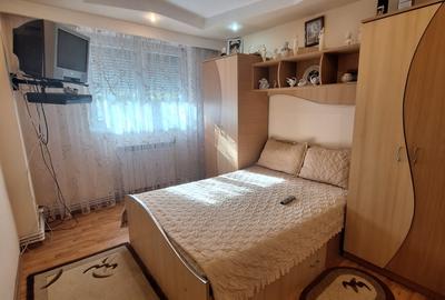 Apartament 3 camere decomandat, etaj 2, Micro 13, - 3