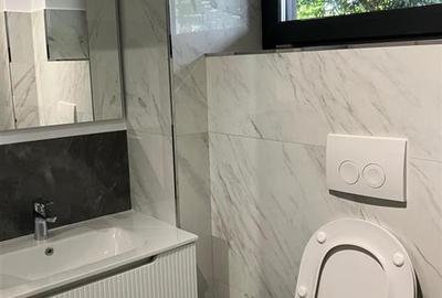 Garsonieră decomandată în Valea Adâncă