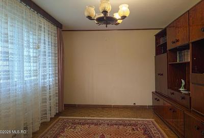 Apartament cu 4 camere decomandat în Gheorghe Lazăr