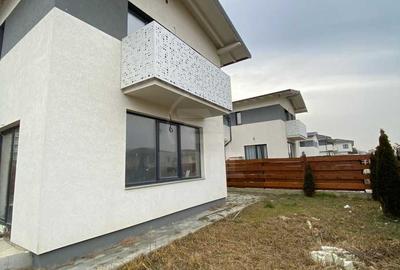 Duplex cu 4 camere în Florești