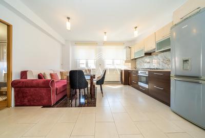 Apartament cu 3 camere decomandat, mobilat în Central
