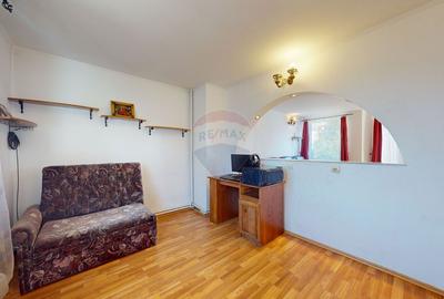 Casă individuală de vânzare | P+E+M | Central | Cristian - 11