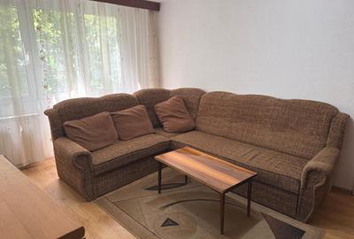 Apartament cu 3 camere semidecomandat, mobilat în Drumul Taberei