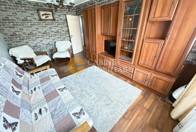 Apartament cu 3 camere decomandat, mobilat în Alexandru cel Bun