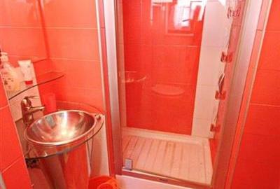 Apartament spatios cu doua camere de inchiriat la casa - 8