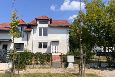 Casă cu 3 camere în Băneasa