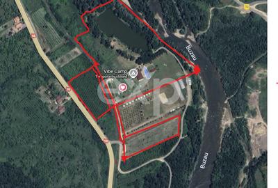 Teren Construcții extravilan de 43000 mp, în Pătârlagele