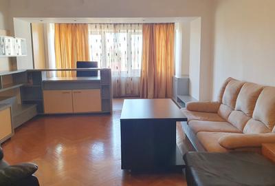 Apartament cu 3 camere decomandat, mobilat în Calea Călărașilor