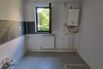 Apartament cu 2 camere decomandat în Micro 5