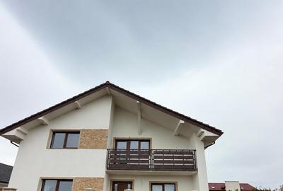 Casă individuală cu 7 camere și terasă de 30 mp, 390 mp teren - 1