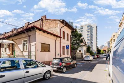 2 camere într-o casă monument istoric, strada  Maria Hagi Moscu, parter - 5