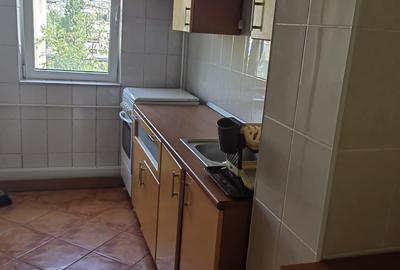 Etaj 3/4 - 4 camere decomandat - doua bai - Dacia - Piata - 9