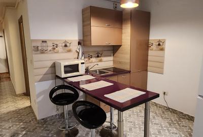Apartament cu 2 camere decomandat, mobilat în Central