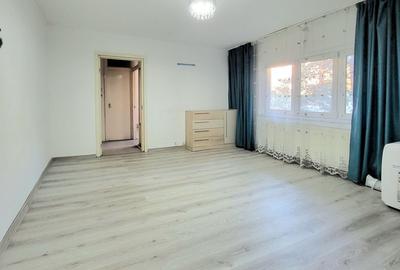 Apartament cu 2 camere semidecomandat în Aradului