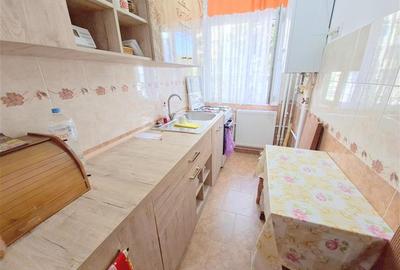 Apartament 3 camere nedecomandat, zona Narcisa - 6