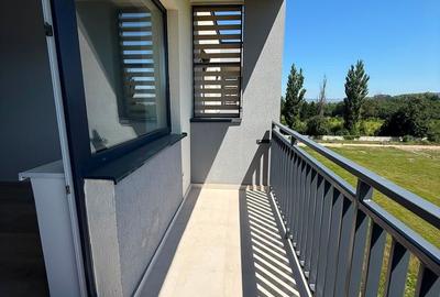 Apartament cu 2 camere decomandat în Tractorul