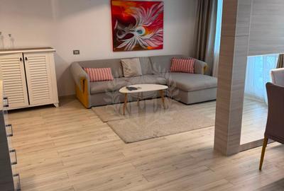 Apartament cu 3 camere semidecomandat, mobilat în Republicii