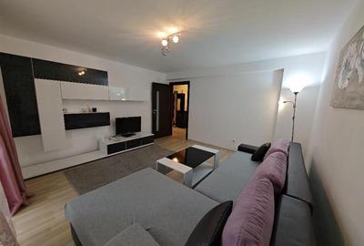 Apartament cu 2 camere decomandat, mobilat în Tractorul