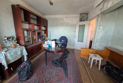 Decomandat, 3 camere - spatios - 2
