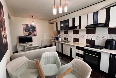 Apartament cu 3 camere semidecomandat, mobilat în Florești