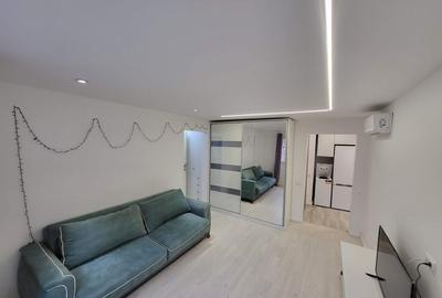 Apartament cu 2 camere semidecomandat, mobilat în P-ța Victoriei