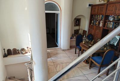 Vila boiereasca , teren 400 m.p. -  Central - 10